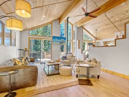 Lake Views | Hot Tub | 20 min to Palisades/Northstar - Image 4