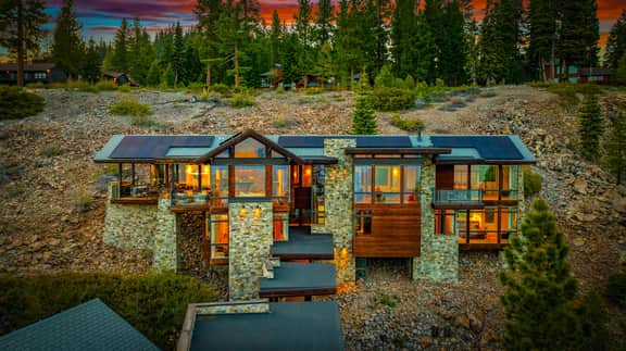 Luxury Villa | Sweeping Views | Pier - Image 4